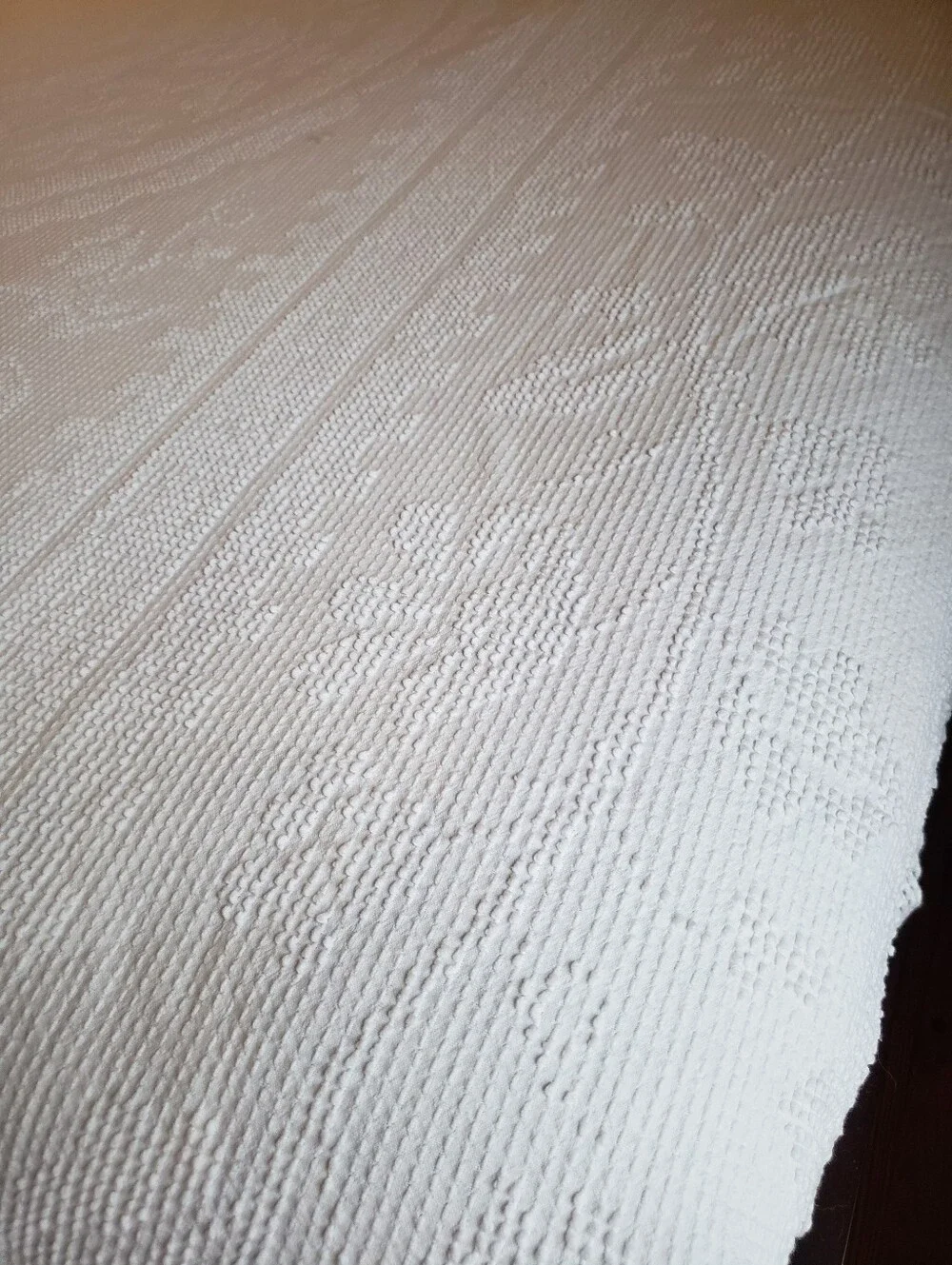 Vintage Bates  White Hobnail Chenille Bedspread with Fringe  88 X 108 queen/king